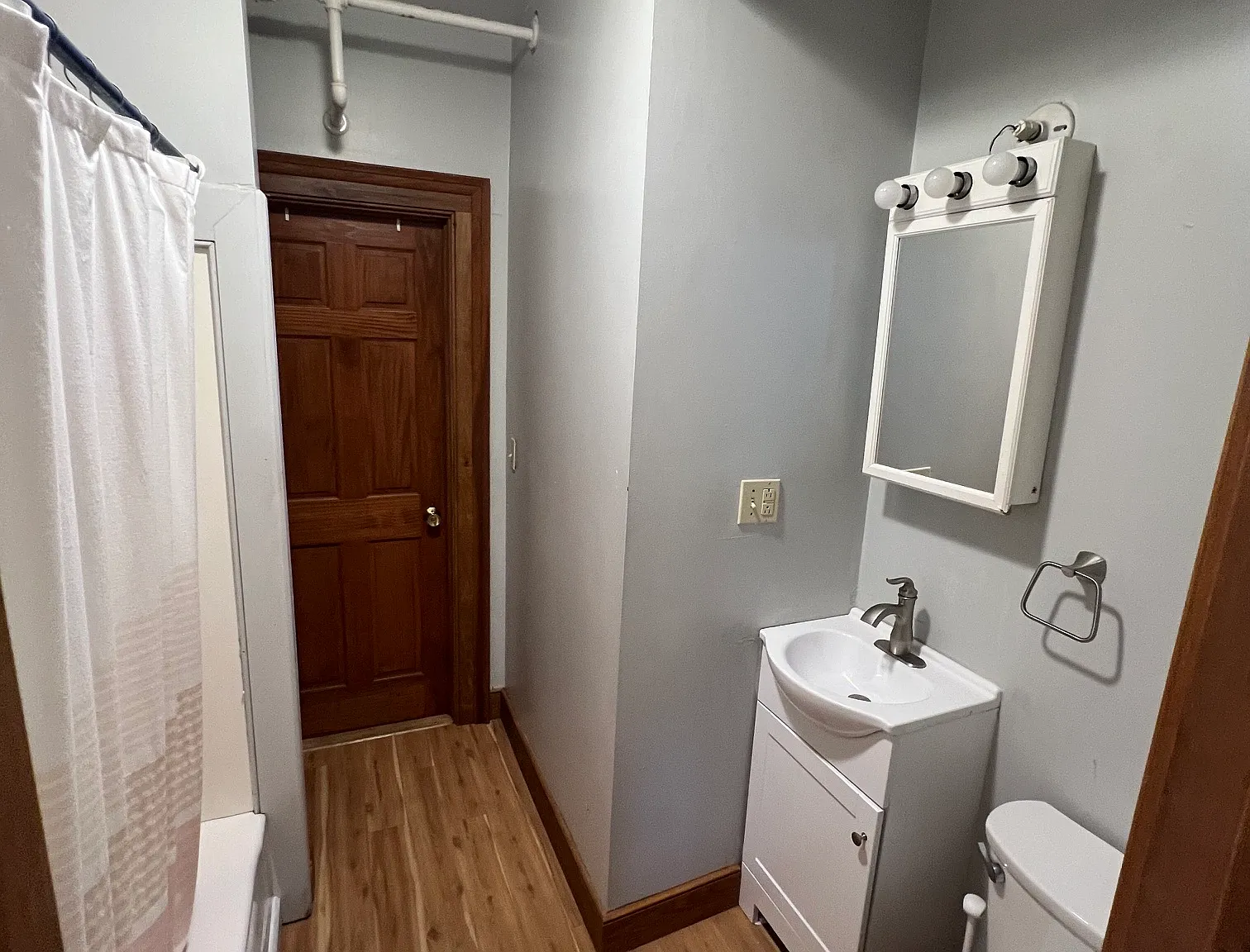 4 bed, 2000 sqft, $3,900 — Photo 3