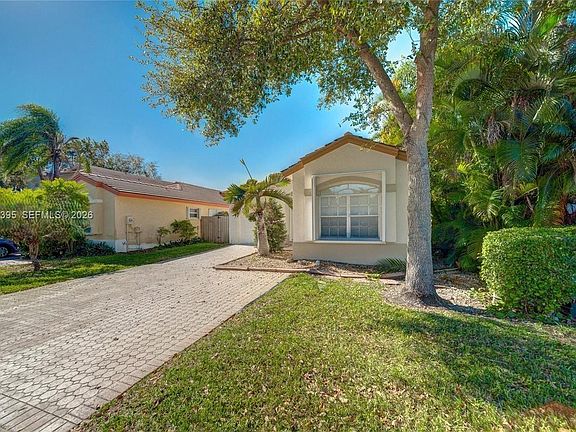 4th image of 2924 NW 99th Pl