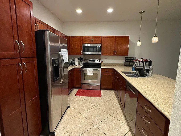 1166 Kukulu St #706 — Photo 3