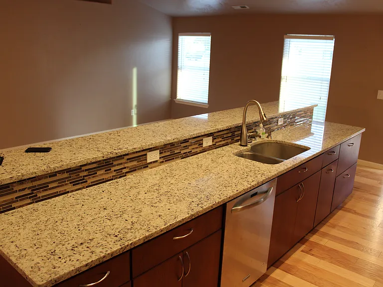 1409 E Raymond Dr — Photo 11