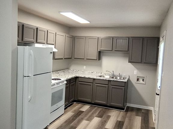 2nd image of 1000 Garden Meadows Dr #1009