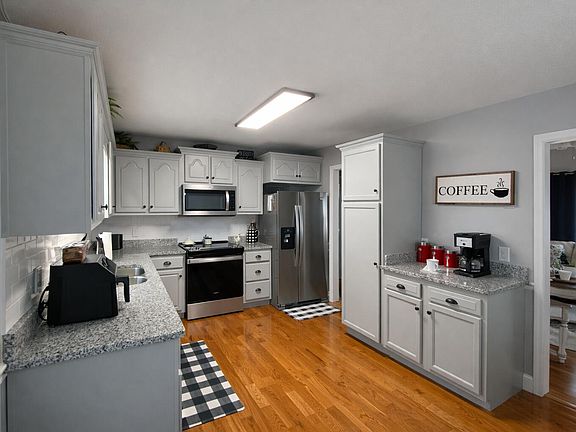 4th image of 181 Lee Dr