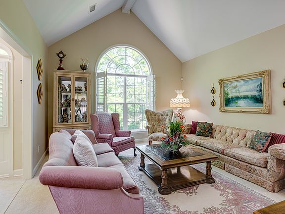 5th image of 7021 Sunrise Cir