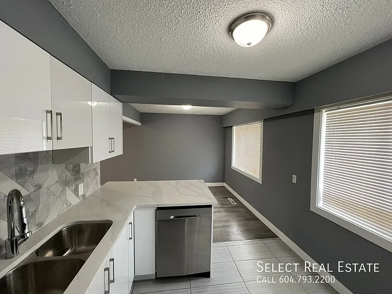 8565 Norman Cres #A — Photo 19