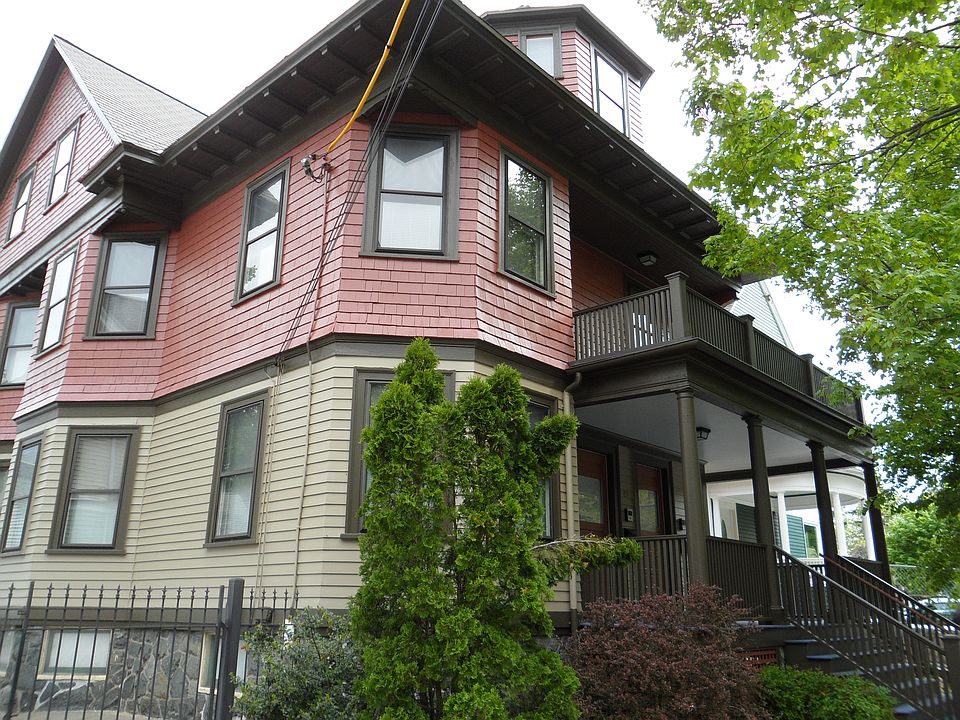 2nd image of 89 Adelaide Ave
