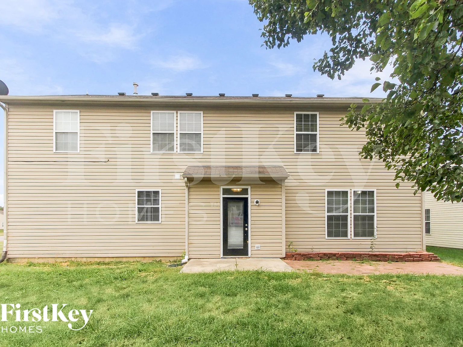4 bed, 2.5 bath, 2079 sqft, $2,140 — Photo 3