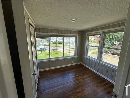 3 bed, 971 sqft, $1,850 — Photo 2
