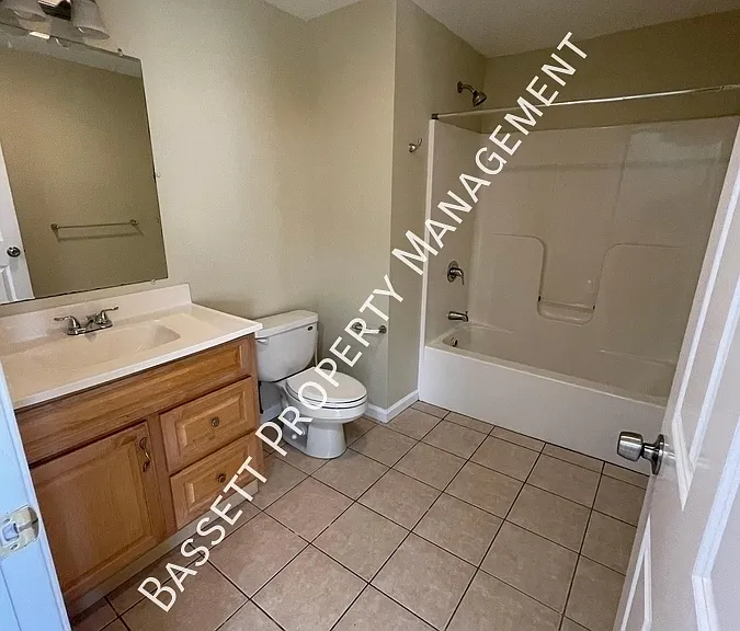 40 Chestnut St #2 — Photo 14