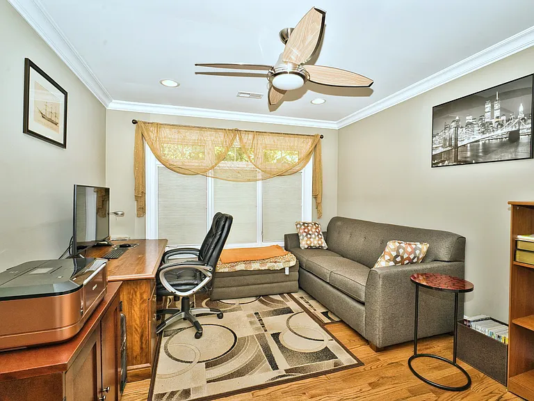 5044 Coyle Ave — Photo 11
