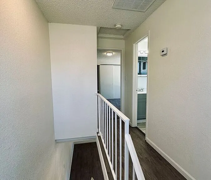 212 Hillcrest Dr #5 — Photo 10