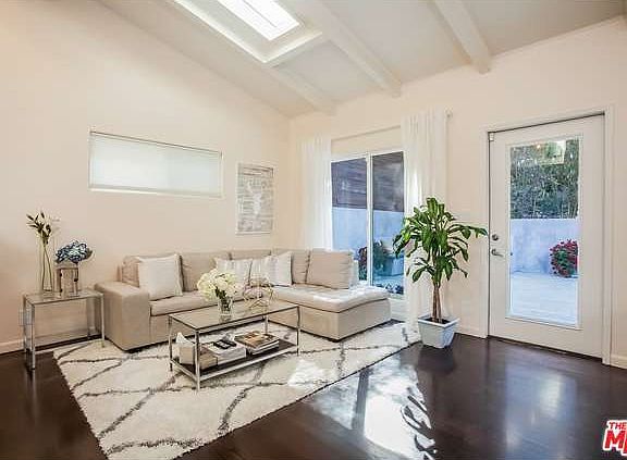 2nd image of 8759 Wonderland Ave