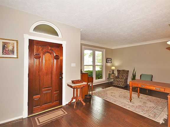 4th image of 401 Windsor Dr