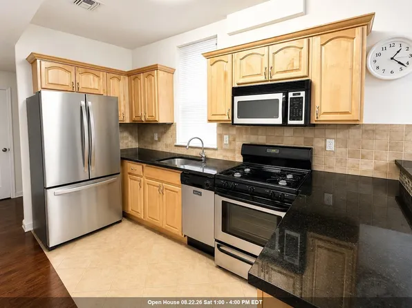 395 2nd St #302-3R, Jersey City, NJ 07302