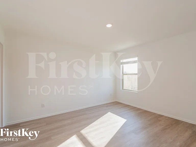 453 Maple Bend Ln — Photo 13