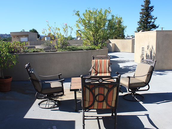 4th image of 12712 Moorpark St APT 202