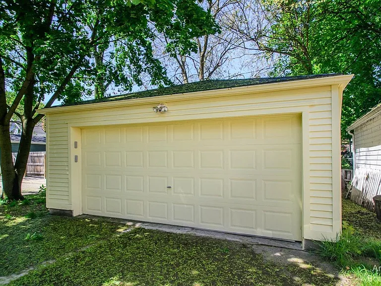 610 S Ashley St #2 — Photo 36