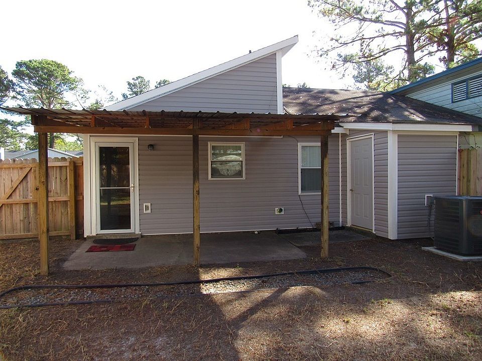 1st image of 111 Village Cir