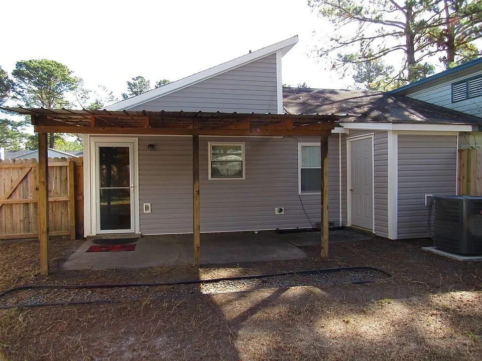 111 Village Cir