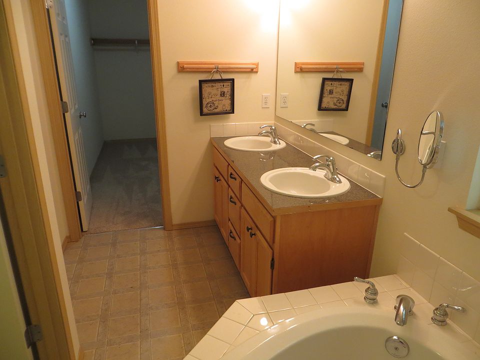 Looking towards the walk-in