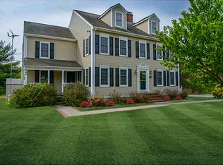 392 Franklin Rd, Hope, RI 02816