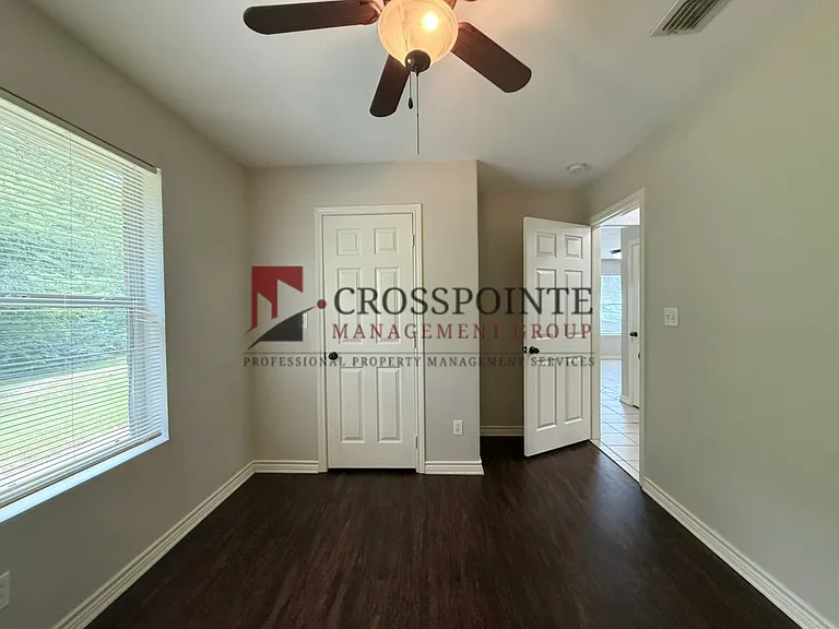 2215 N Palace Ave — Photo 13