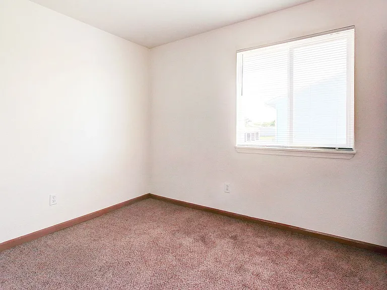 419 Stratford Way #6 — Photo 17