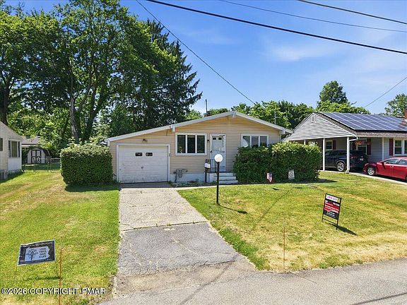5th image of 137 Sweet Fern Rd