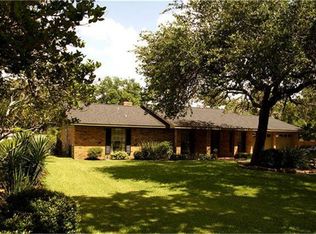 404 Buckeye Trl, La Grange, TX 78945