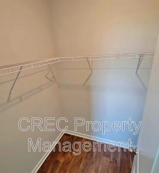 817 Lilyford Ln — Photo 11