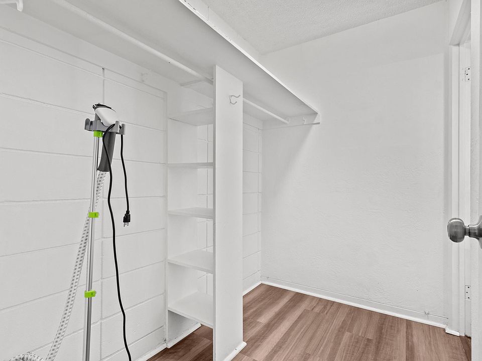 1st image of 425 1/2 2nd St N #4