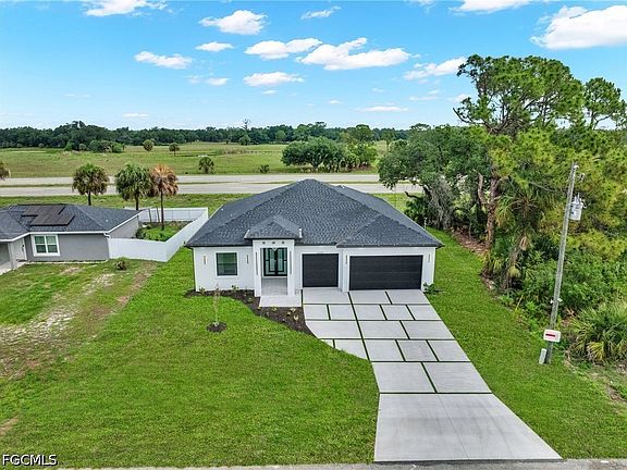 2nd image of 6037 N Moss Cir
