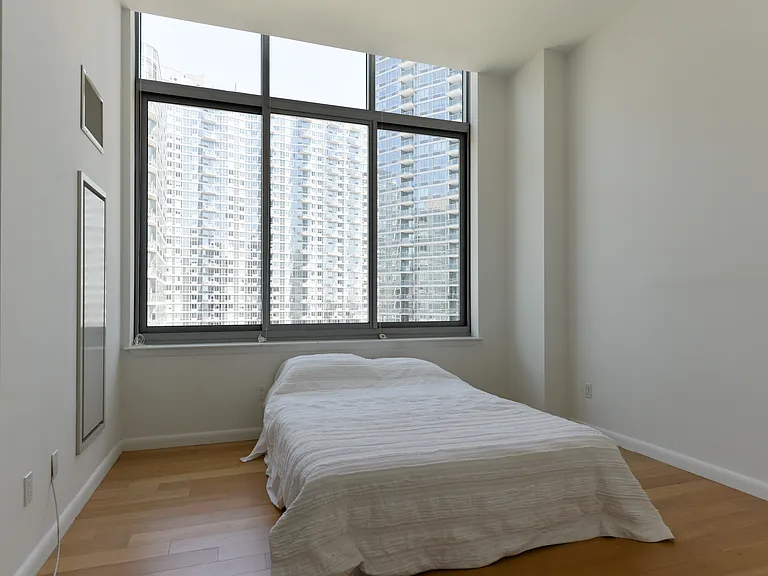 46-30 Center Blvd #1704 — Photo 8