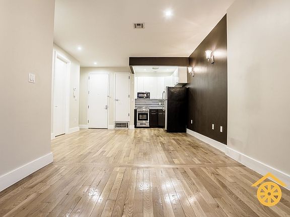 4th image of 148 Evergreen Ave APT 2B
