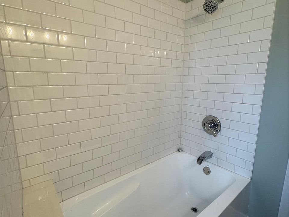 20504 Prairie St, photo 20