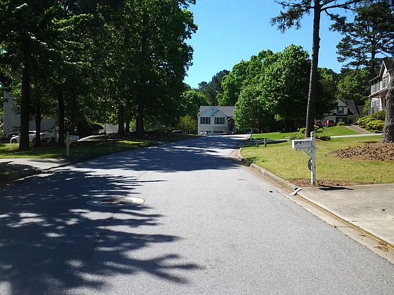 5th image of 2795 Brookhill Ct