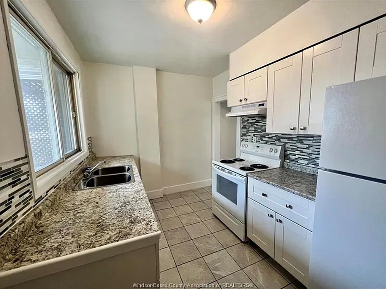 3458 Harris St — Photo 8