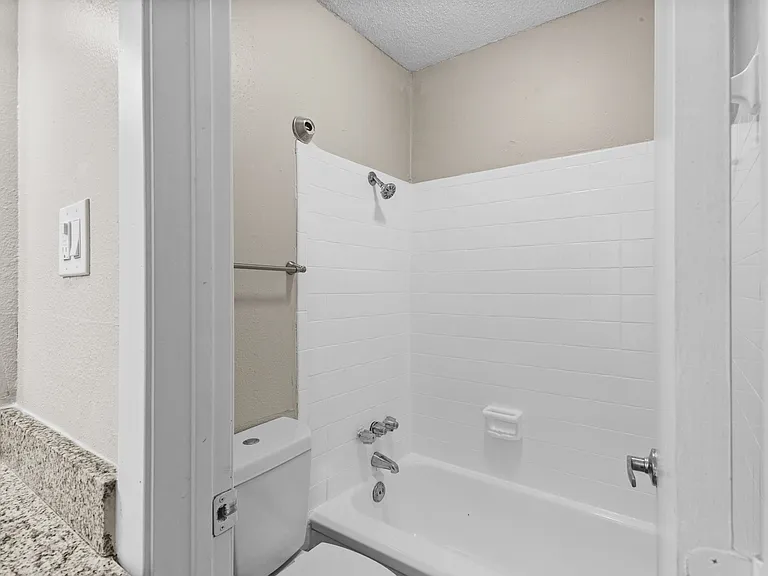 Flats at Berkman — Photo 15