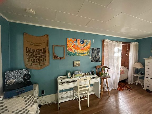 4th image of 217 N Almon St #10985952