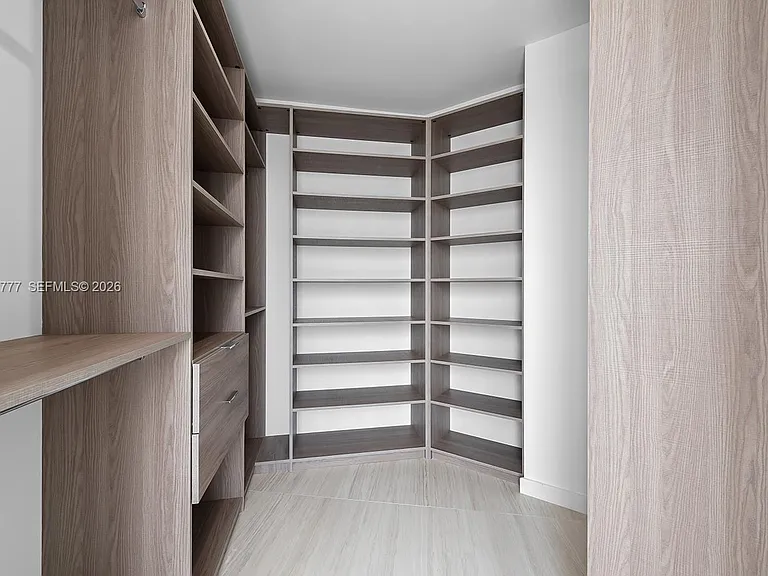 851 NE 1st Ave #Penthouse 5700 — Photo 32