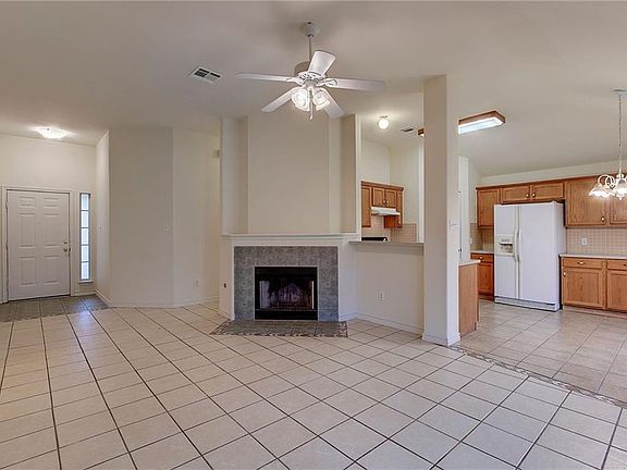 4th image of 1551 Brandi Cir