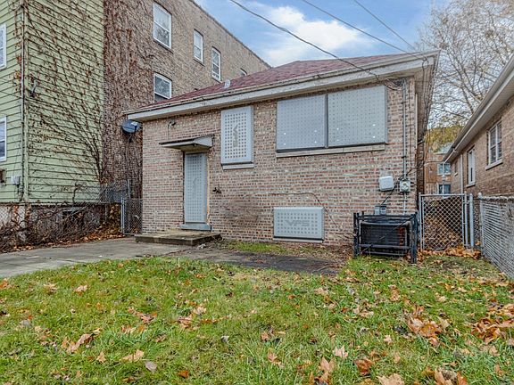 5th image of 8132 S Kingston Ave