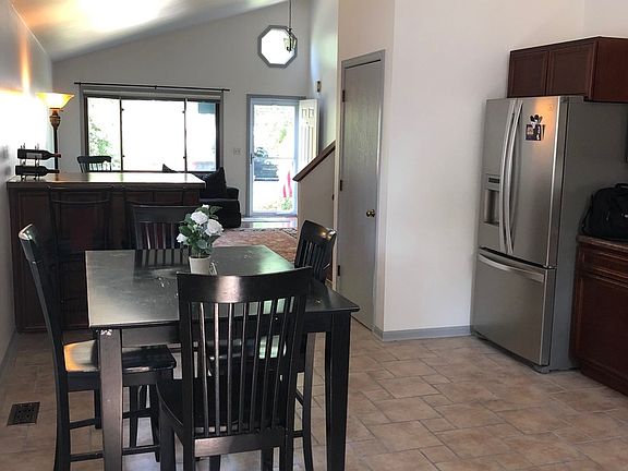 5th image of 775 Laurel Ave