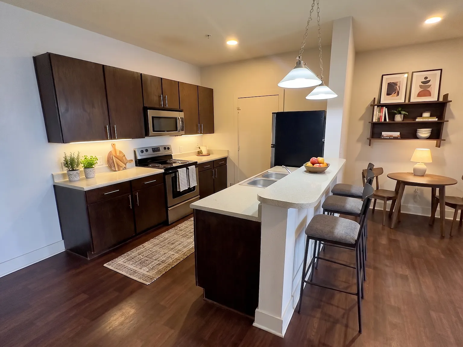 2 bed, 1199 sqft, $950 — Photo 3