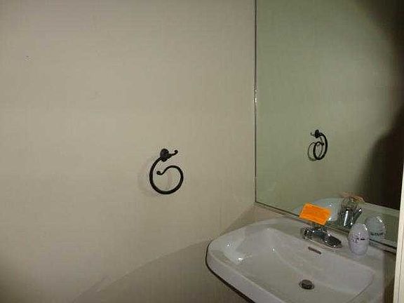 1/2 BATH