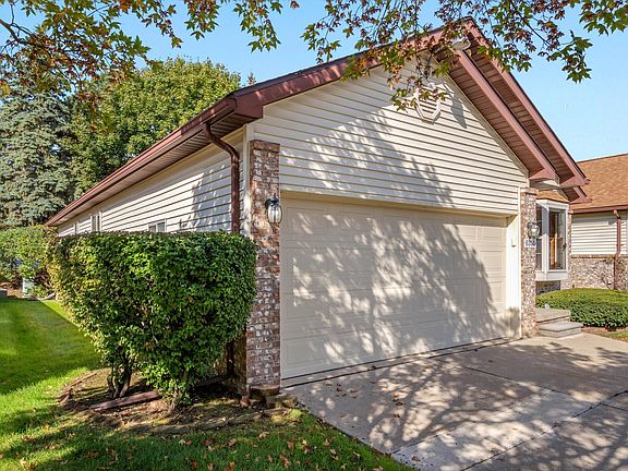 3rd image of 6331 W Morgan Cir