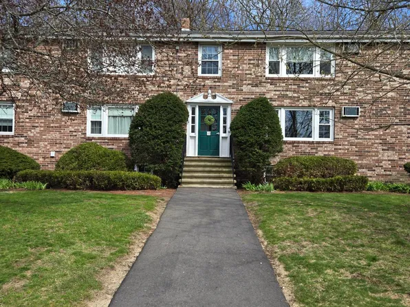 10 Myles Standish Dr Unit 6, Haverhill, MA 01835