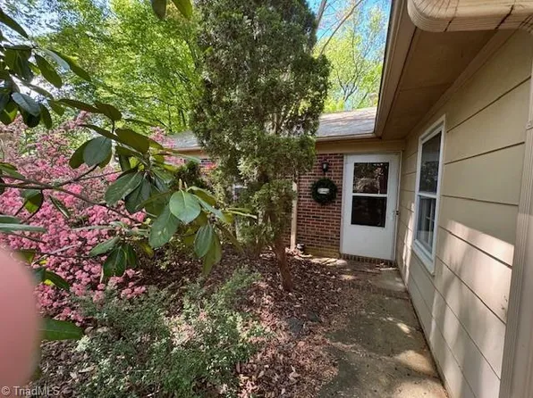 5409 Amberhill Dr, Greensboro, NC 27455