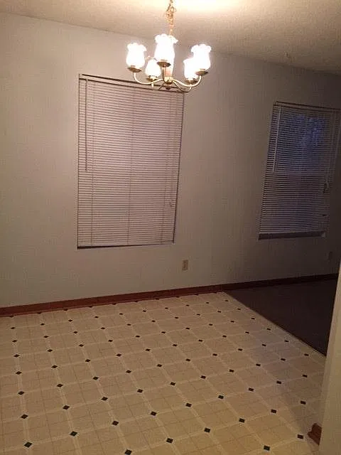 Kitchen Dining Area