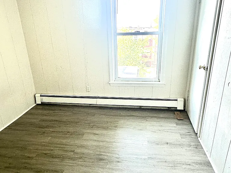 423 Meridian St #3 — Photo 9