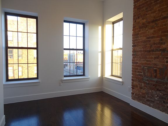 3rd image of 3019 Tilden Ave